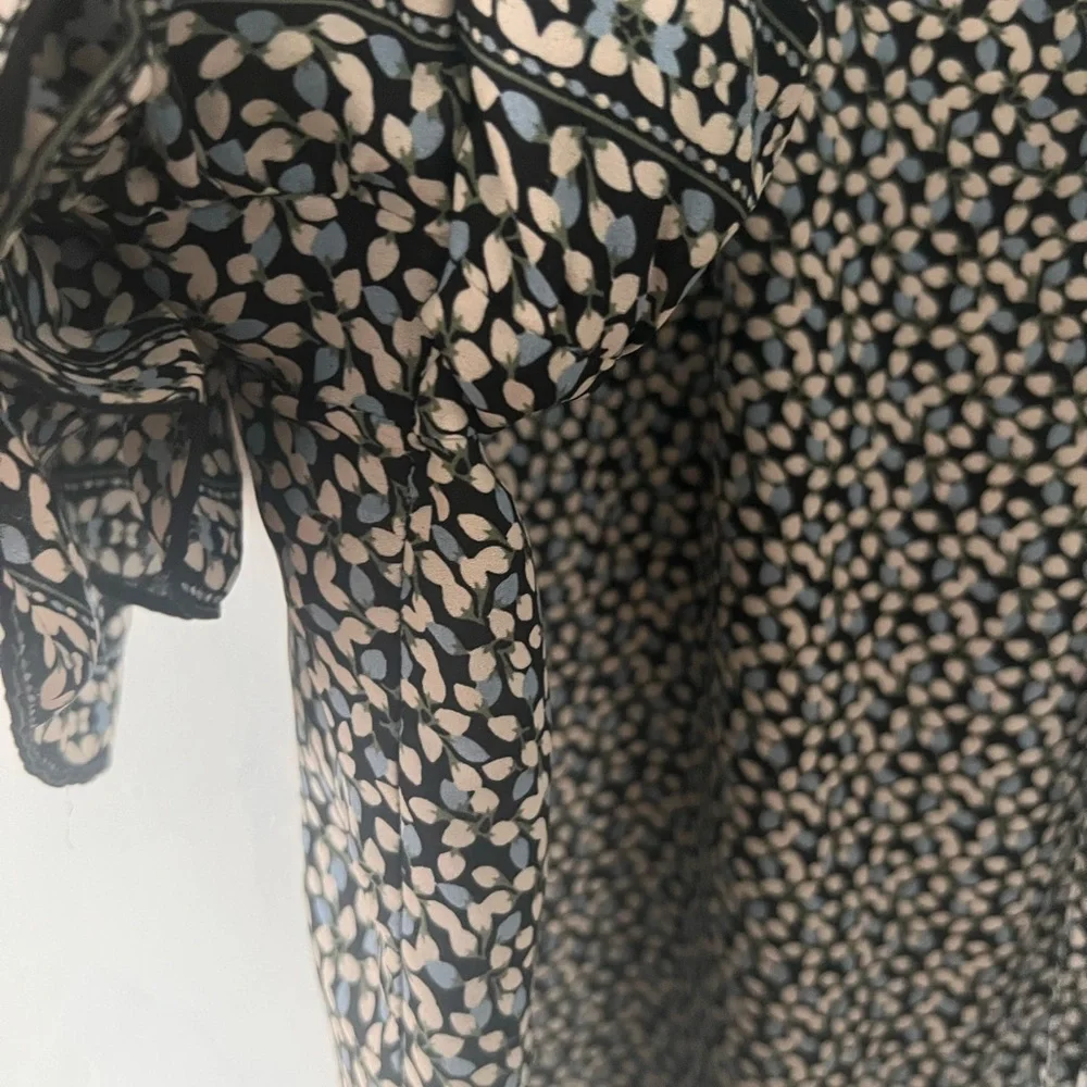 Max Studio Black and White Floral Blouse - Picture 4 of 12